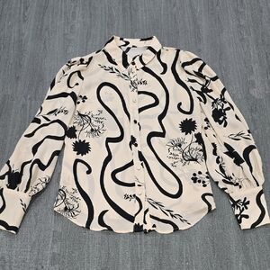 Amazon Women's Black and Cream Patterned Blouse